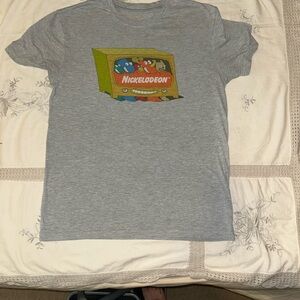 Nickelodeon Gray T-Shirt with Colorful TV Graphic
